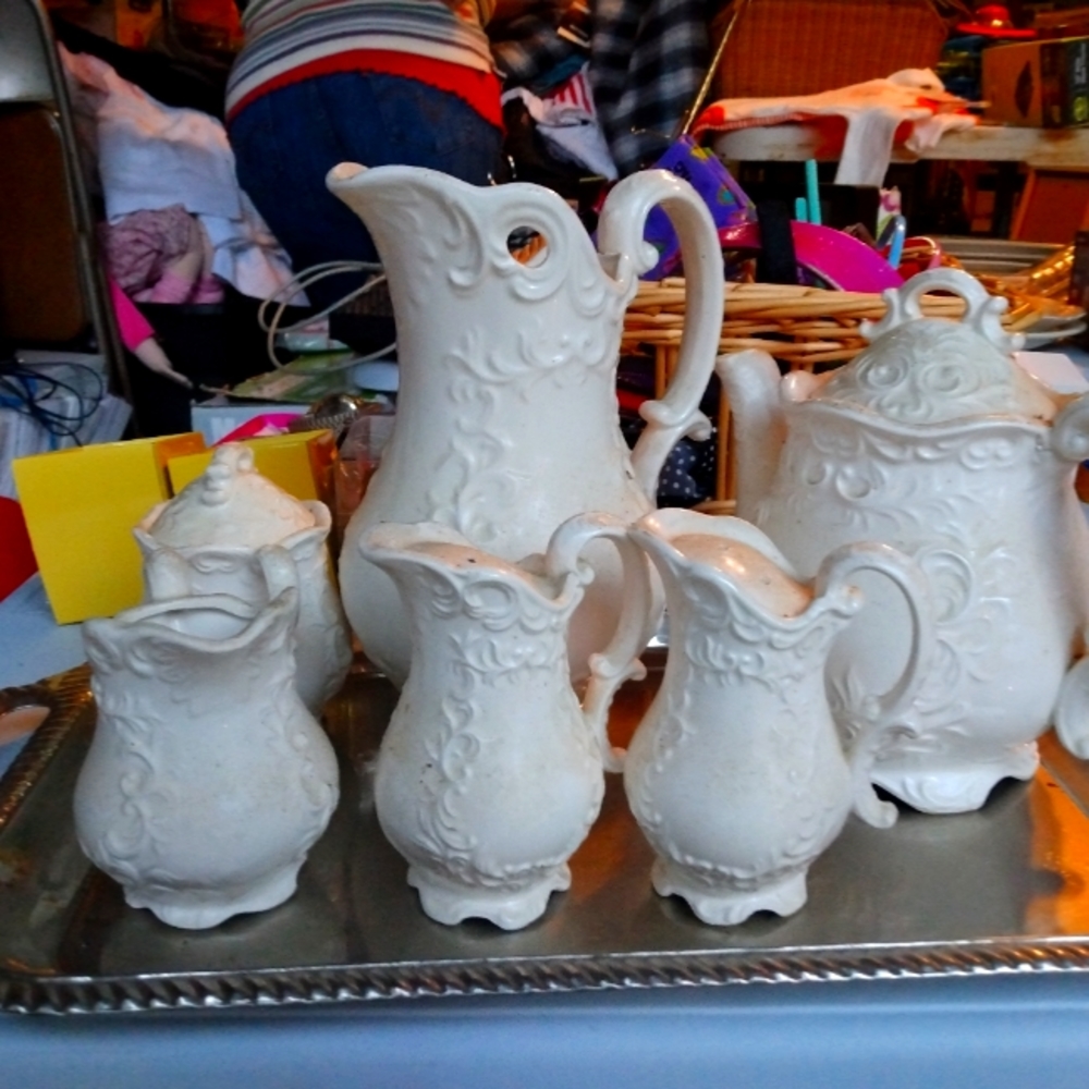 Vintage rare milk White musical teapot set